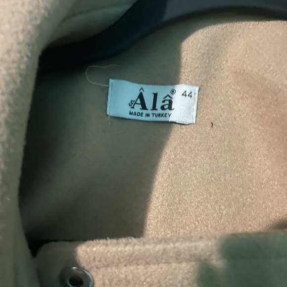 Light brown jacket - Picture 2 of 2